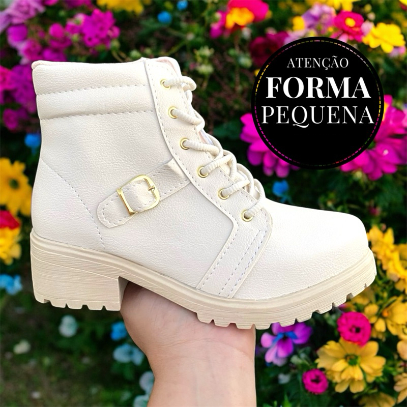 bota feminina, coturno feminino, bota cano curto, bota tratorada, bota off white, bota preta feminina, bota confortável, moda inverno 2025, bota feminina tendência, bota casual feminina, coturno feminino inverno, bota feminina estilosa, bota com salto médio, bota fashion, bota com fivela